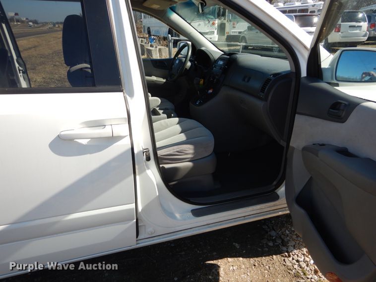 image for item GT9631 2008 Kia Sedona  van