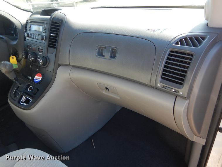 image for item GT9631 2008 Kia Sedona  van