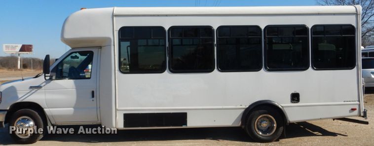 image for item GT9632 2010 Ford E450  Shuttle bus