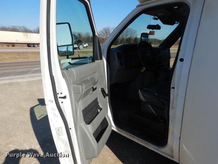 image for item GT9632 2010 Ford E450  Shuttle bus