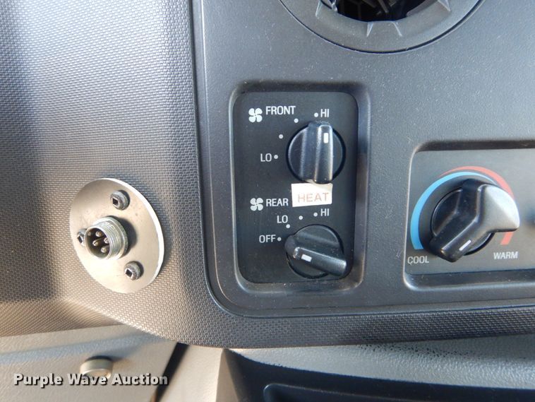 image for item GT9632 2010 Ford E450  Shuttle bus