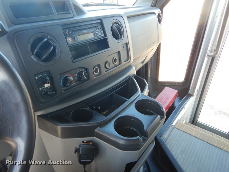 image for item GT9632 2010 Ford E450  Shuttle bus