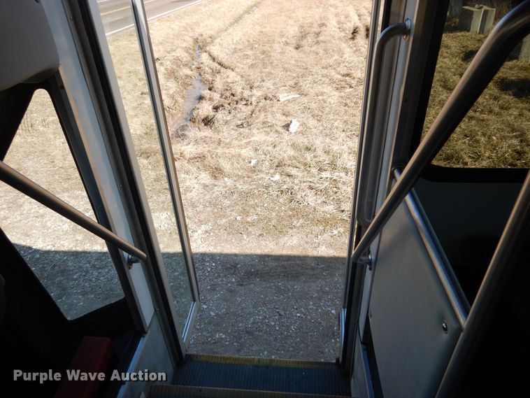 image for item GT9632 2010 Ford E450  Shuttle bus