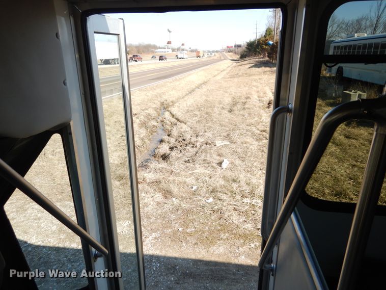 image for item GT9632 2010 Ford E450  Shuttle bus