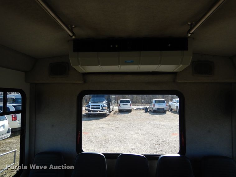 image for item GT9632 2010 Ford E450  Shuttle bus