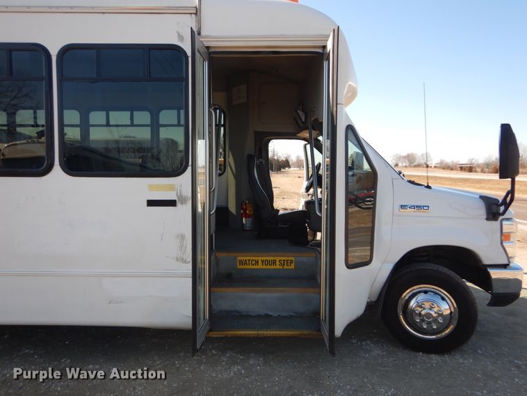 image for item GT9632 2010 Ford E450  Shuttle bus