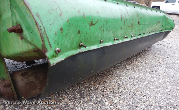 image for item GT9696 John Deere 25A flail mower