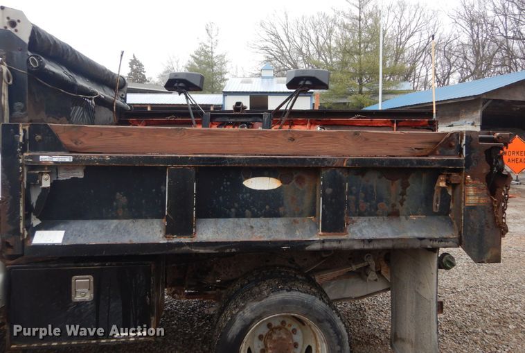 image for item GT9700 2003 Ford F550 Super Duty XL  dump truck