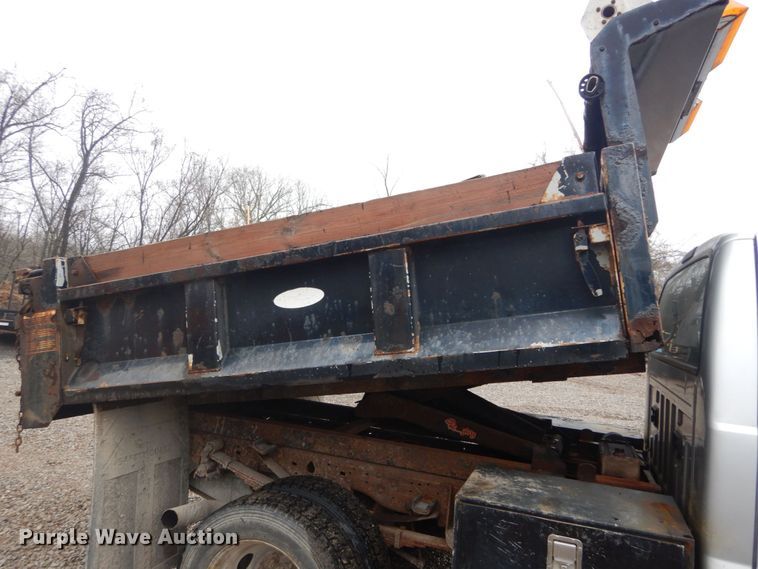 image for item GT9700 2003 Ford F550 Super Duty XL  dump truck