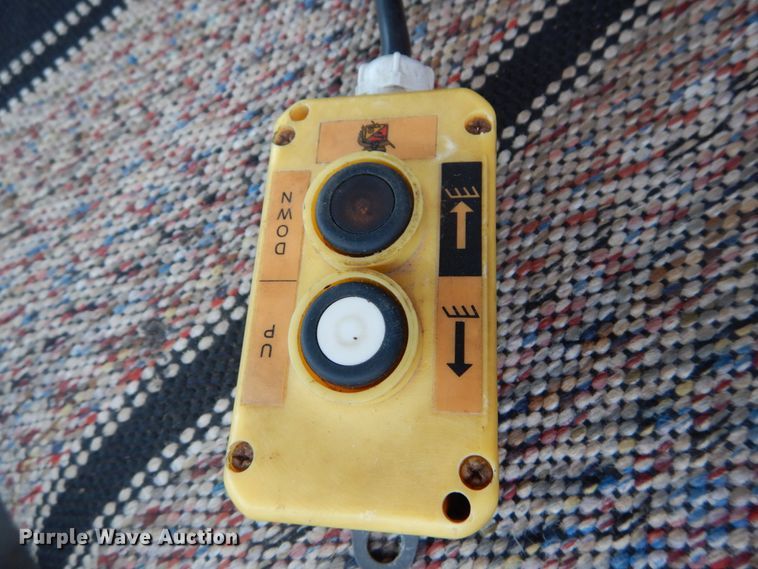 image for item GT9700 2003 Ford F550 Super Duty XL  dump truck