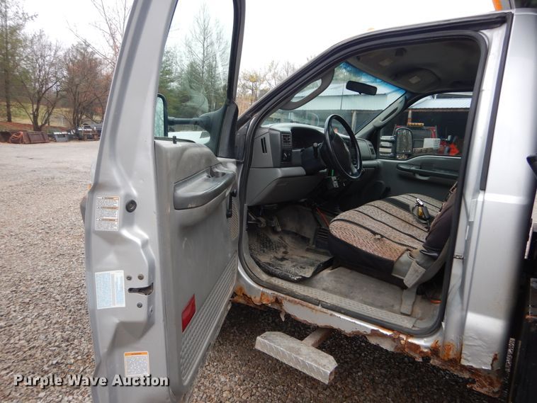 image for item GT9700 2003 Ford F550 Super Duty XL  dump truck