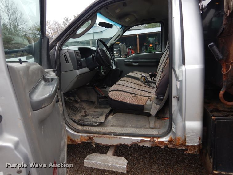 image for item GT9700 2003 Ford F550 Super Duty XL  dump truck