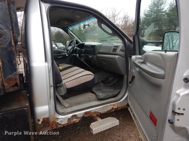 image for item GT9700 2003 Ford F550 Super Duty XL  dump truck