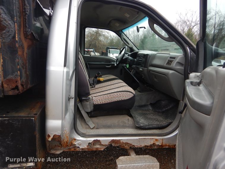 image for item GT9700 2003 Ford F550 Super Duty XL  dump truck