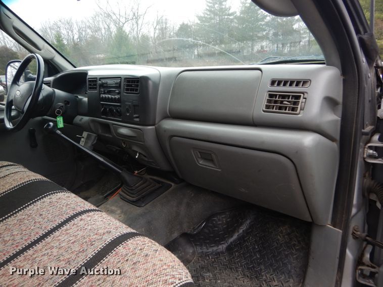 image for item GT9700 2003 Ford F550 Super Duty XL  dump truck