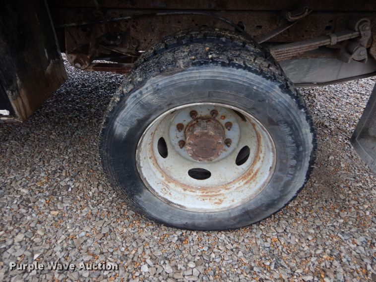 image for item GT9700 2003 Ford F550 Super Duty XL  dump truck