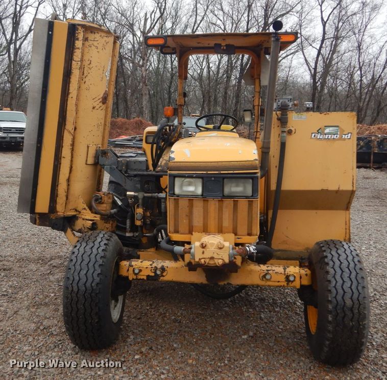 image for item GT9703 1996 John Deere 5500  tractor