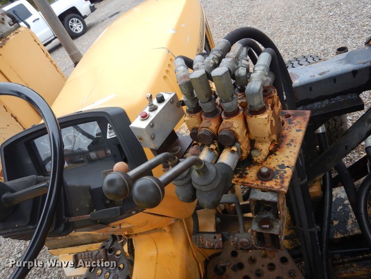 image for item GT9703 1996 John Deere 5500  tractor