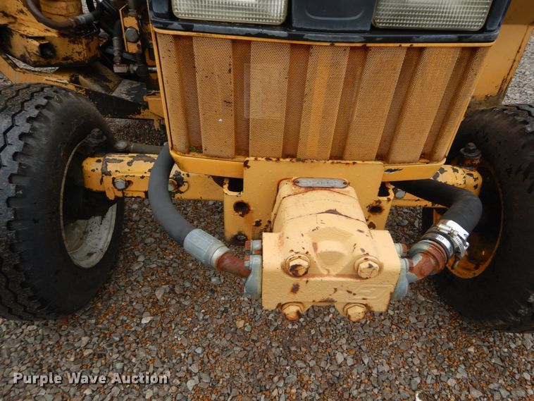 image for item GT9703 1996 John Deere 5500  tractor