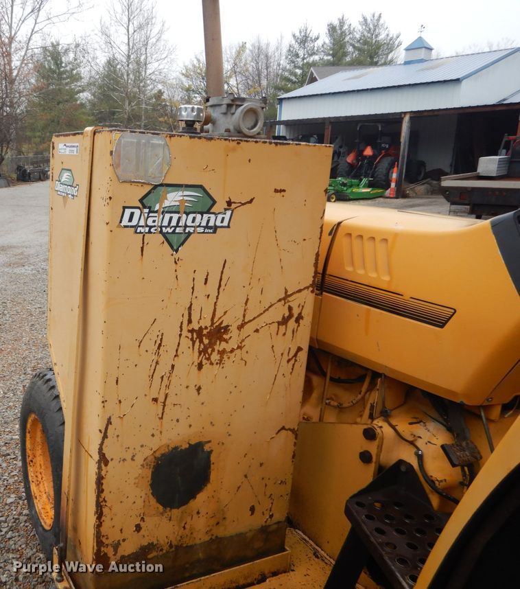 image for item GT9703 1996 John Deere 5500  tractor