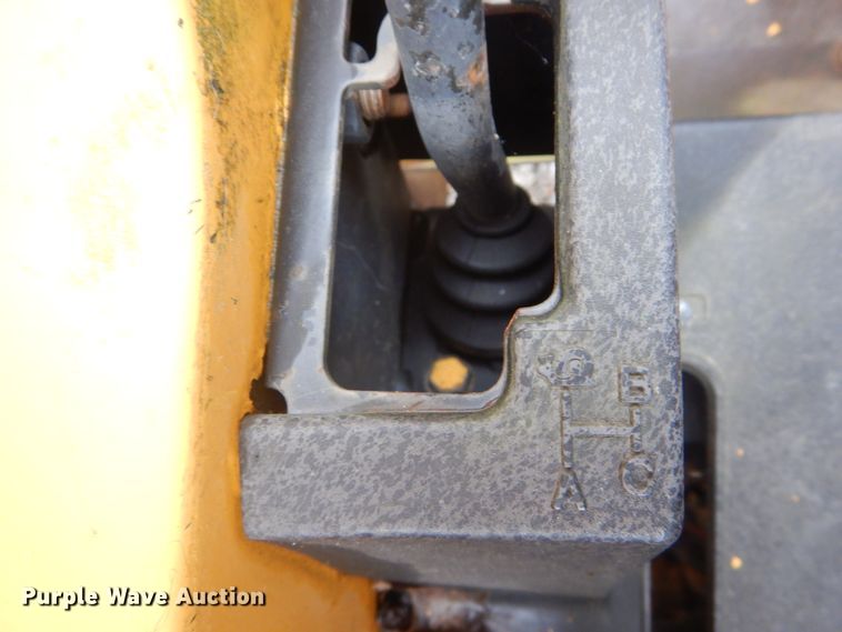 image for item GT9703 1996 John Deere 5500  tractor