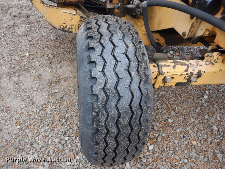 image for item GT9703 1996 John Deere 5500  tractor