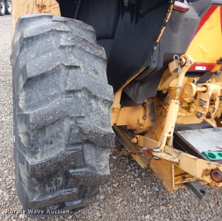 image for item GT9703 1996 John Deere 5500  tractor