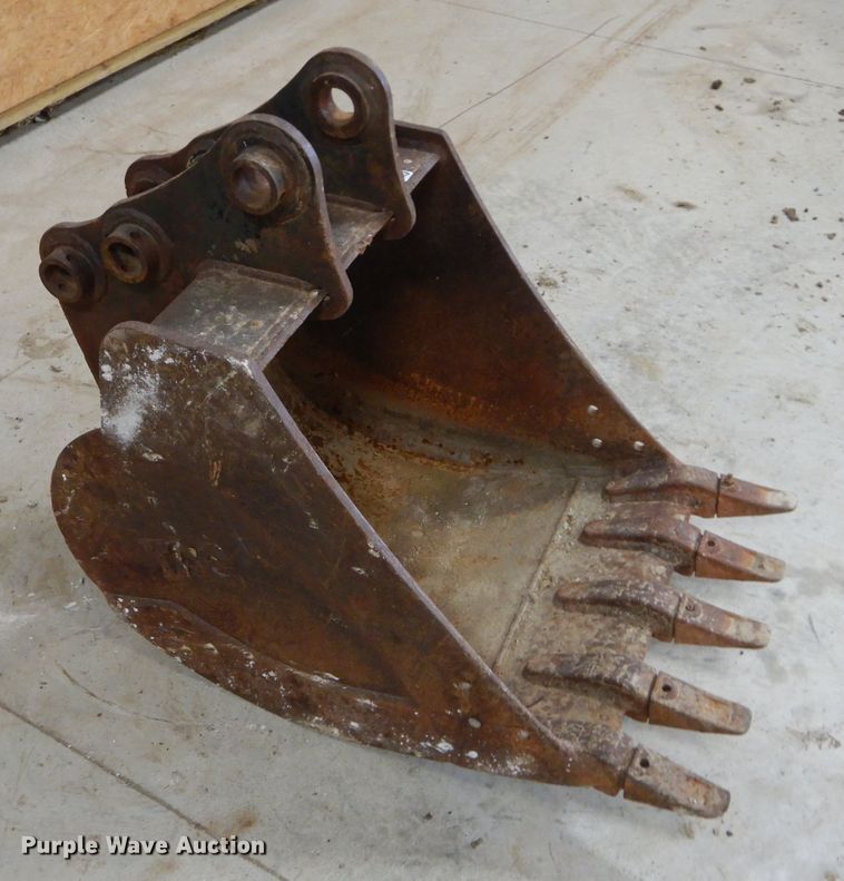 image for item HF9180 TAG  24"W excavator bucket