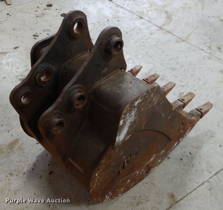 image for item HF9180 TAG  24"W excavator bucket