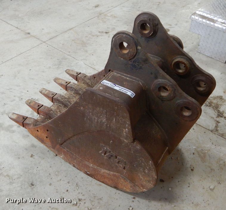 image for item HF9180 TAG  24"W excavator bucket