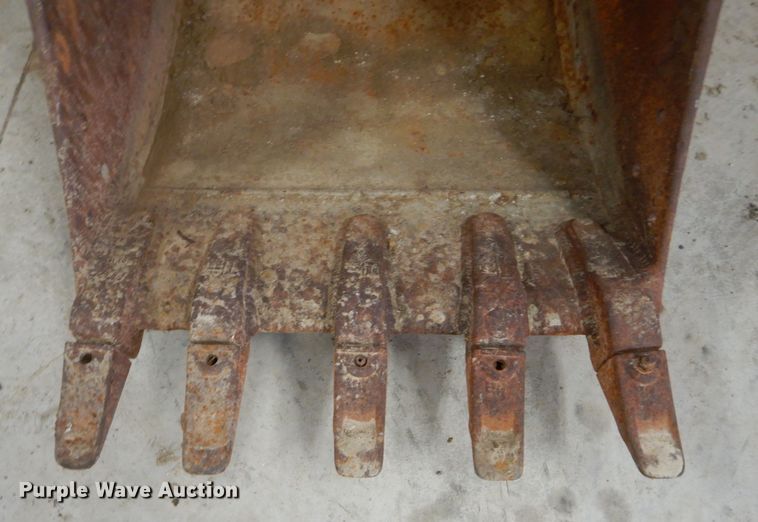 image for item HF9180 TAG  24"W excavator bucket