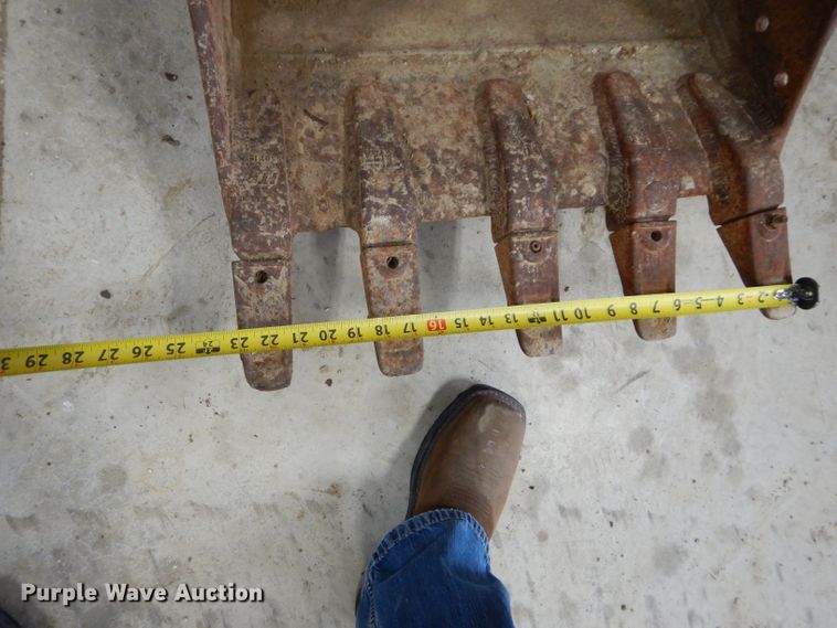 image for item HF9180 TAG  24"W excavator bucket