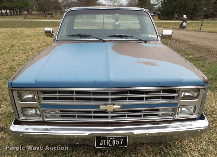 image for item HF9832 1985 Chevrolet C10  pickup truck