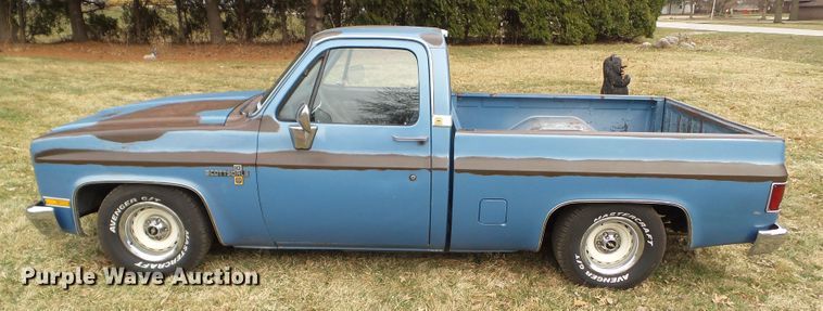image for item HF9832 1985 Chevrolet C10  pickup truck