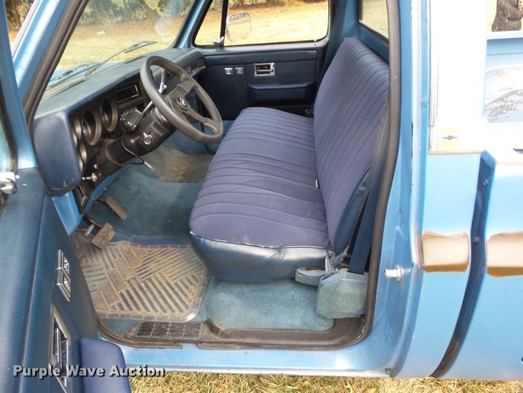 image for item HF9832 1985 Chevrolet C10  pickup truck