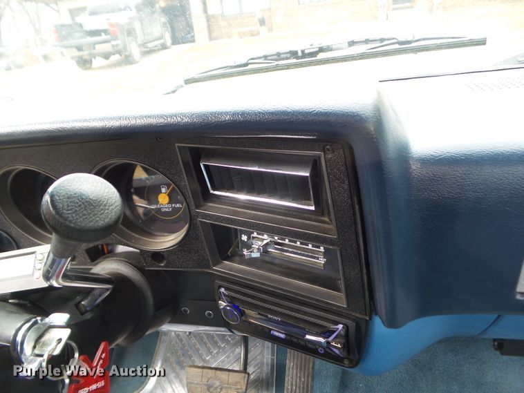 image for item HF9832 1985 Chevrolet C10  pickup truck