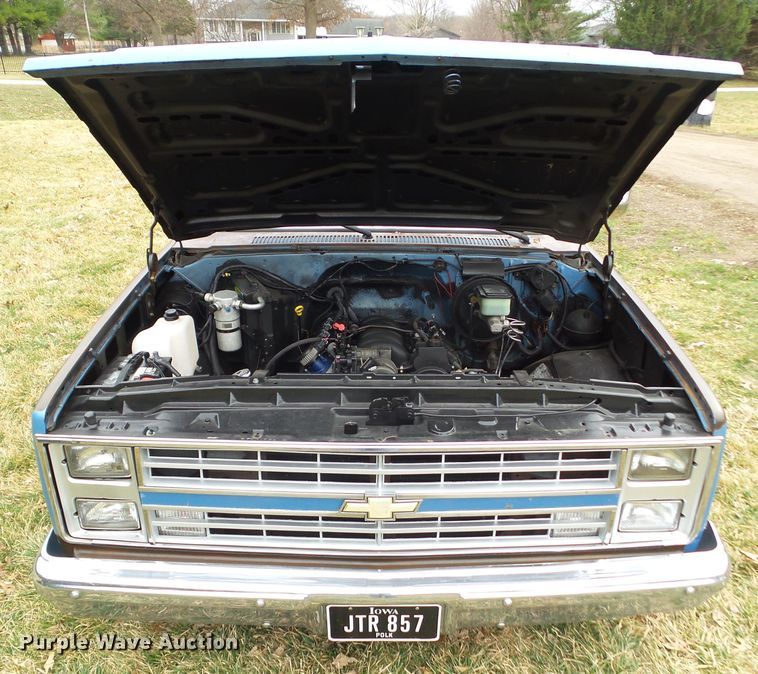 image for item HF9832 1985 Chevrolet C10  pickup truck