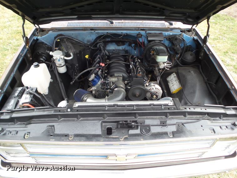 image for item HF9832 1985 Chevrolet C10  pickup truck