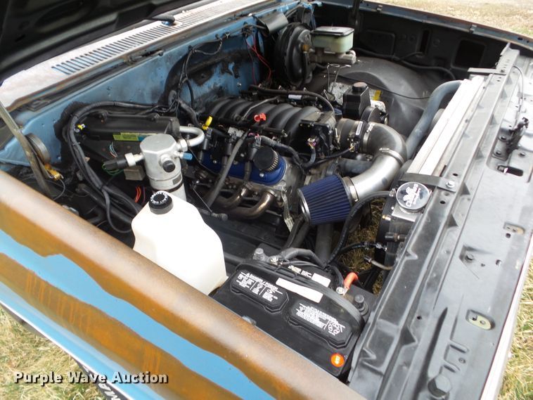 image for item HF9832 1985 Chevrolet C10  pickup truck