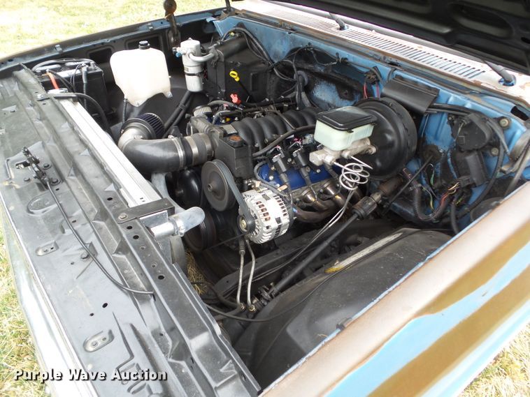 image for item HF9832 1985 Chevrolet C10  pickup truck