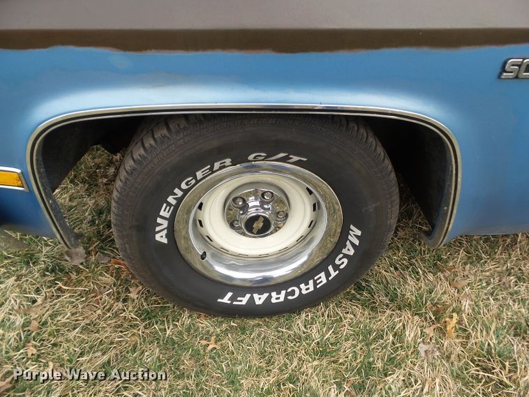 image for item HF9832 1985 Chevrolet C10  pickup truck