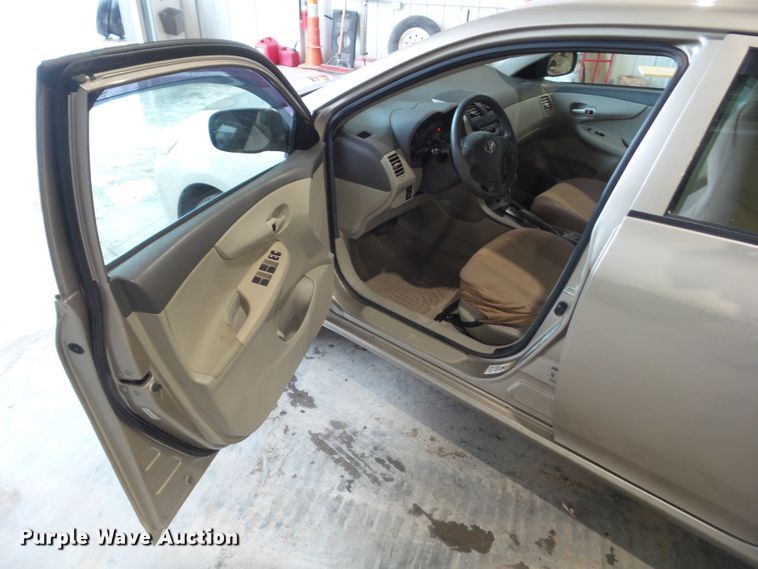 image for item HF9854 2009 Toyota Corolla LE