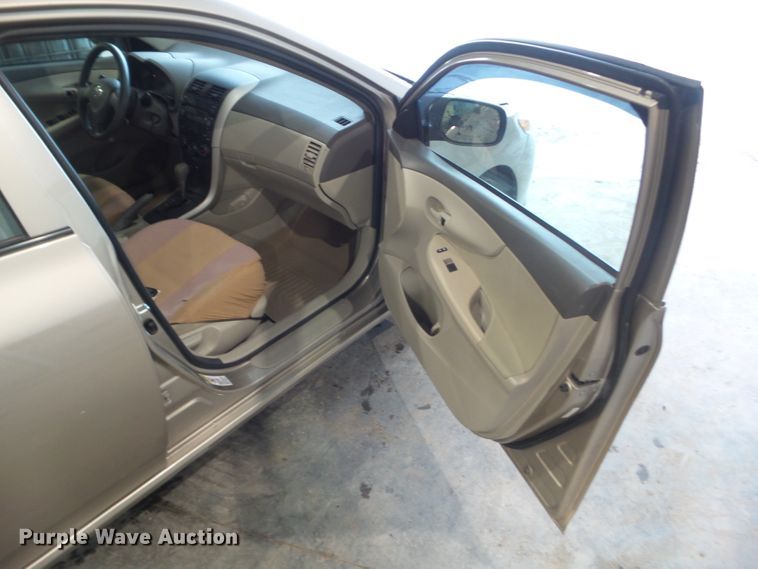 image for item HF9854 2009 Toyota Corolla LE