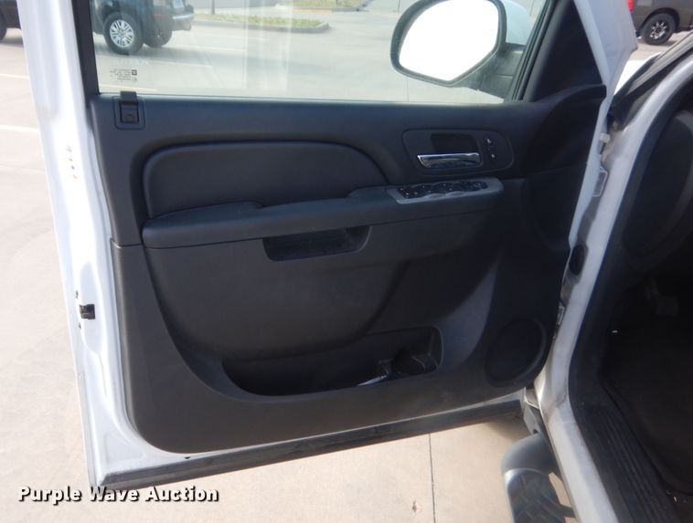 image for item HG9677 2013 Chevrolet Tahoe  SUV