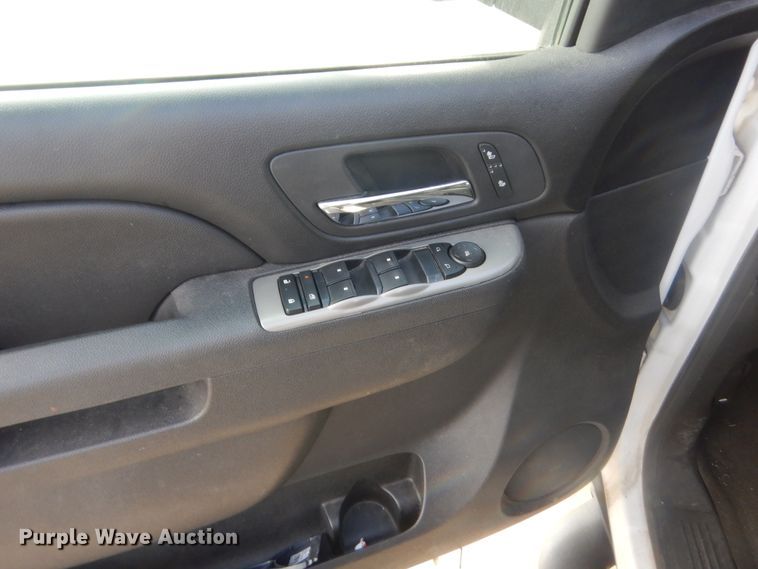 image for item HG9677 2013 Chevrolet Tahoe  SUV