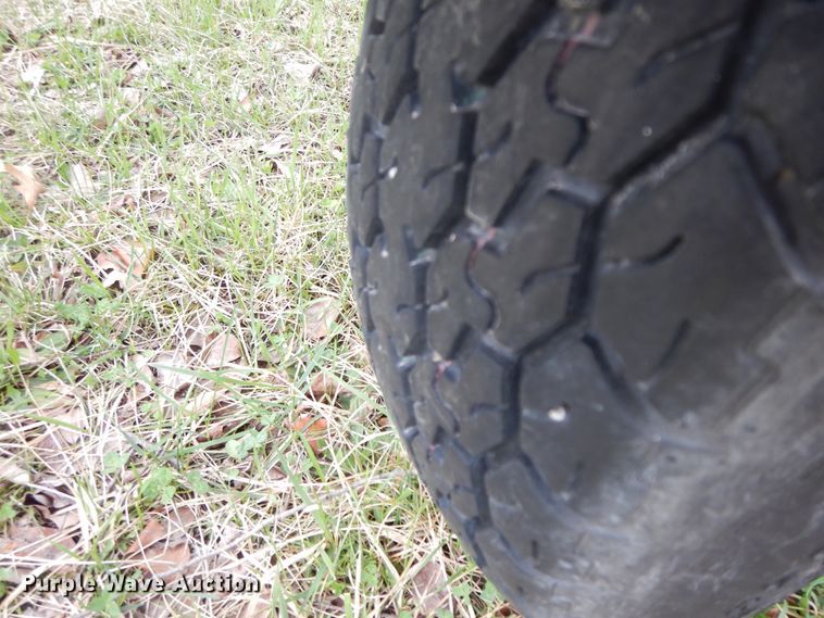 image for item HO9335 2001 Yacht Lowe  boat trailer