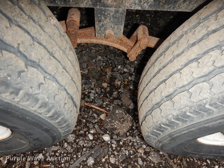 image for item HU9068 2000 Buck Dandy utility trailer