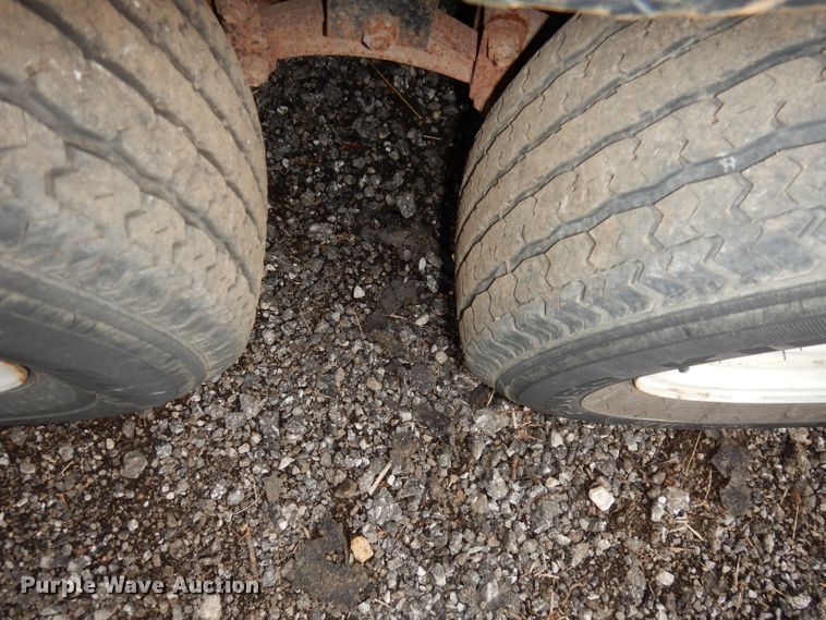 image for item HU9068 2000 Buck Dandy utility trailer