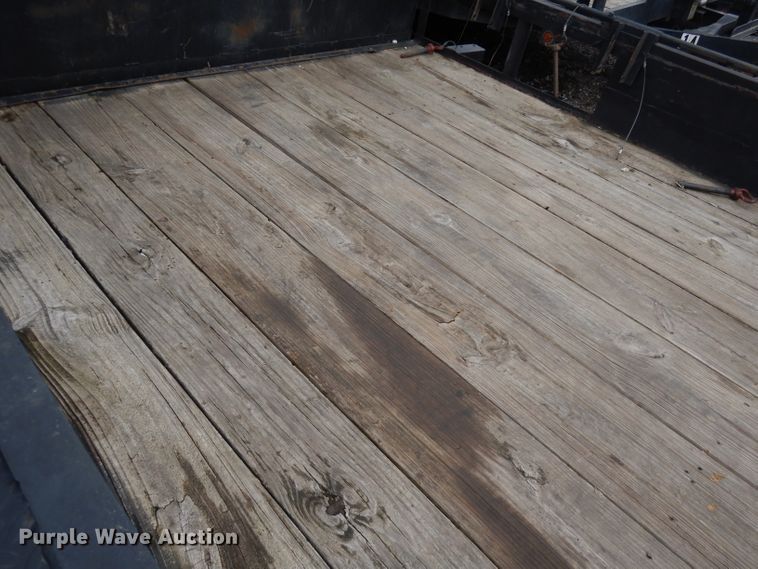 image for item HU9068 2000 Buck Dandy utility trailer