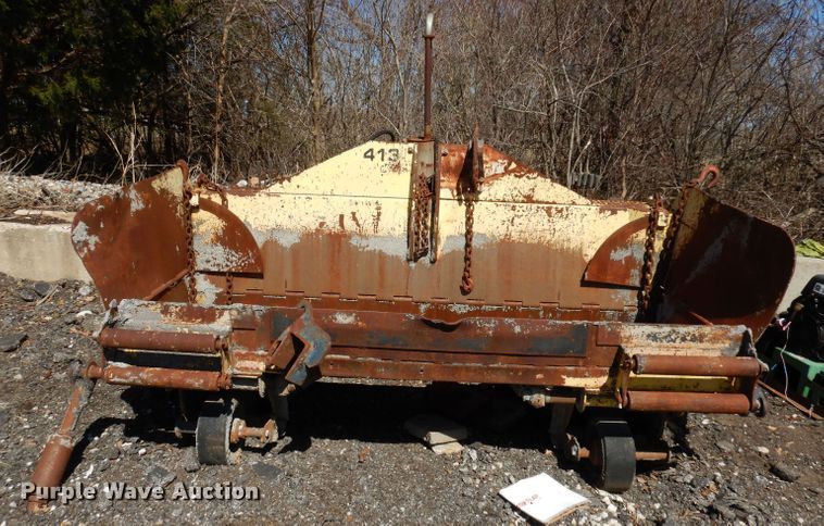 image for item HU9077 Bomag Pro Paver 413  paver